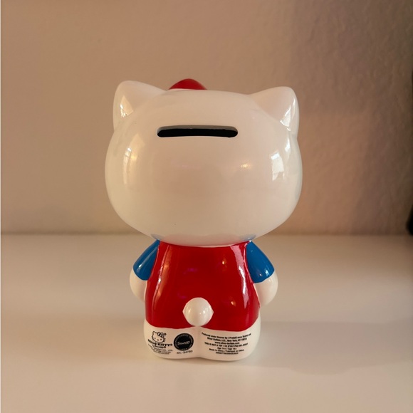 Hello Kitty piggy bank brand new - Picture 2 of 4